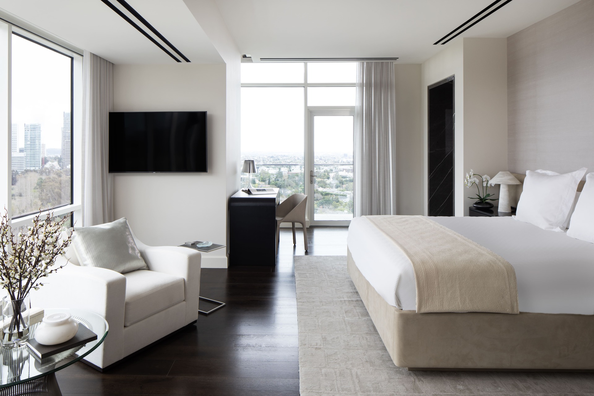 cover-claudiaafshar_beverlywest_meghanbob_primarybedroomoverall_a_v2_hr.jpg